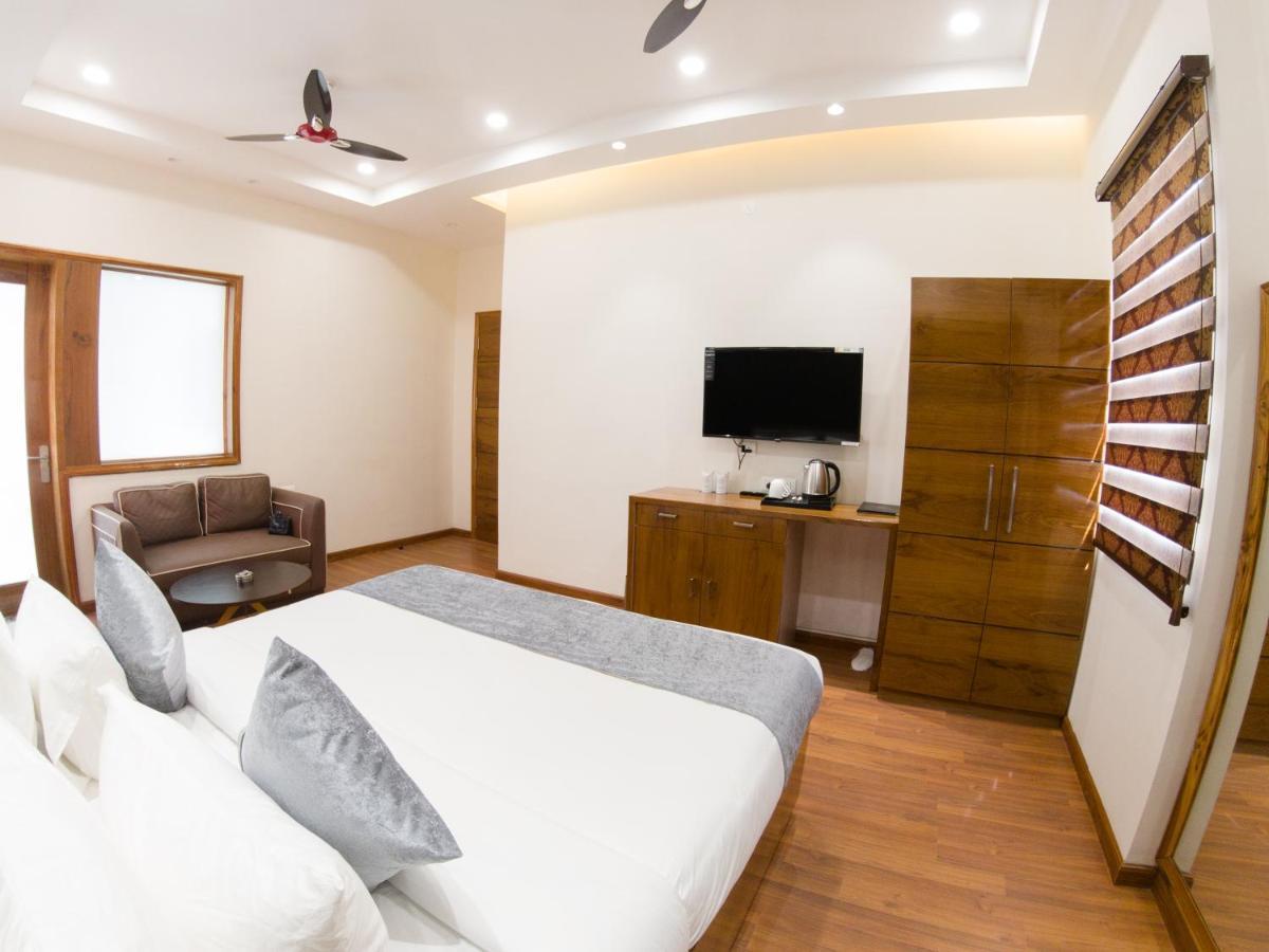 Hotel Vishal Imperial Rohtak Exterior foto